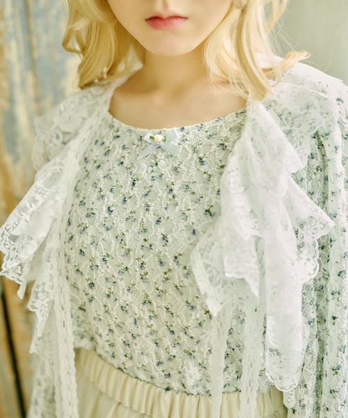 kutir（クティール）の「【クティールとレトロ】袖ボリューム花柄レーストップス（Tシャツ/カットソー・レディース・アイボリー/グリーン系その他/ブルー・FREE）」の10枚目の写真