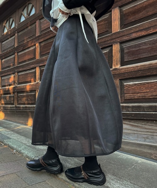 WILLFULLY(ウィルフリー)の「panel sheer cardboard fabric SK(スカート・レディース・ブラック/ブラウン・FREE)」の5枚目の写真