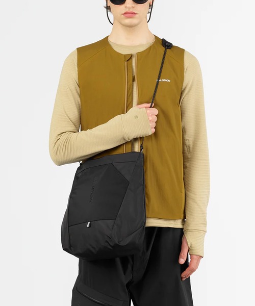 SALOMON（サロモン）の「SALOMON/サロモン ショルダーバッグ パッカブル ACS PACKABLE TOTE BAG 14L（ショルダーバッグ・メンズ・ブラック/グリーン・FREE）」の8枚目の写真