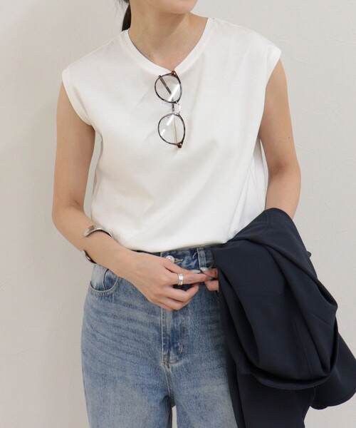 fredy emue(フレディエミュ)の「シルケットスムースフレンチTシャツ(Tシャツ/カットソー・レディース・カーキ/オフホワイト/チャコールグレー/ベージュ・38)」の21枚目の写真