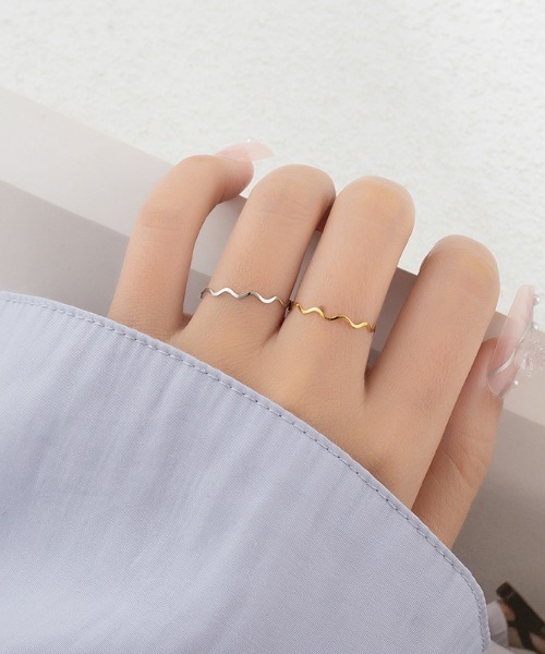 boemy(ボエミー)の「ウェーブデザインリング(リング・レディース・ゴールド/シルバー/ピンクゴールド・10号/6号/7号/5号/8号/9号)」の8枚目の写真