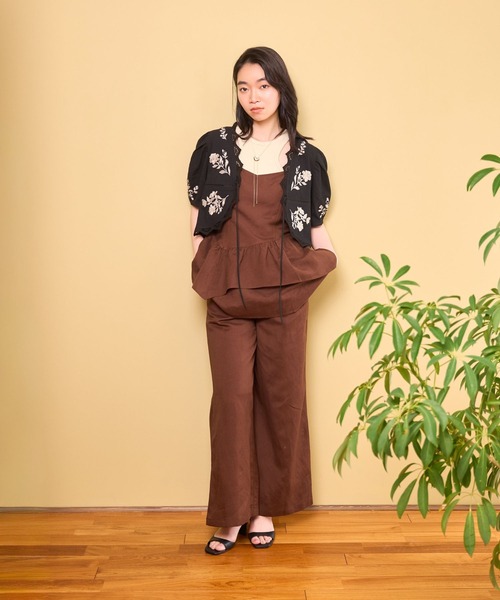 mysty woman（ミスティウーマン）の「花刺繍ボレロシャツ 759304