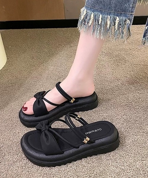 shopnikoniko(ショップニコニコ)の「リボンモチーフ 2way ボリュームソールサンダル(サンダル・レディース・ブラック/ホワイト・39/38/37/36)」の7枚目の写真