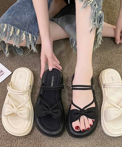 shopnikoniko(ショップニコニコ)の「リボンモチーフ 2way ボリュームソールサンダル(サンダル・レディース・ブラック/ホワイト・39/38/37/36)」の3枚目の写真