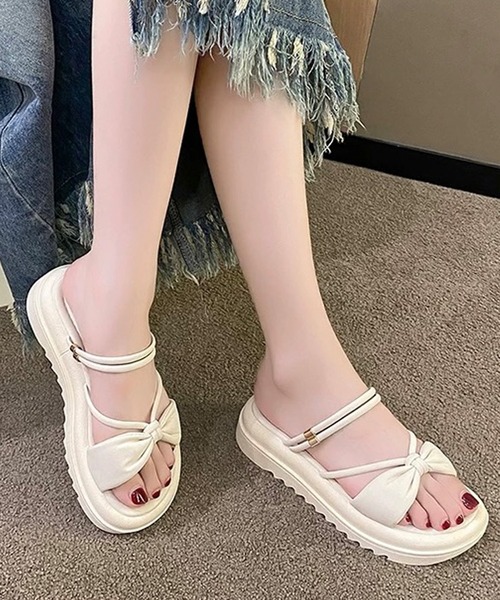 shopnikoniko(ショップニコニコ)の「リボンモチーフ 2way ボリュームソールサンダル(サンダル・レディース・ブラック/ホワイト・39/38/37/36)」の9枚目の写真