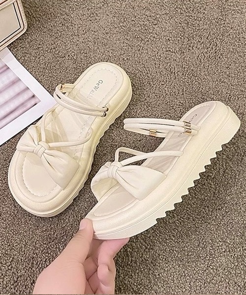 shopnikoniko(ショップニコニコ)の「リボンモチーフ 2way ボリュームソールサンダル(サンダル・レディース・ブラック/ホワイト・39/38/37/36)」の12枚目の写真