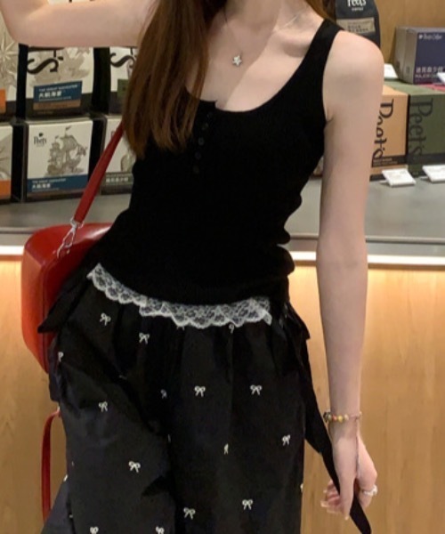 Teem Store(チームストア)の「【6色展開】ヘンリーネックリブキャミソール カップ無し フロントデザイン(キャミソール・レディース・ベージュ/ホワイト/アイボリー/ブラック/ブルー/レッド・F)」の17枚目の写真