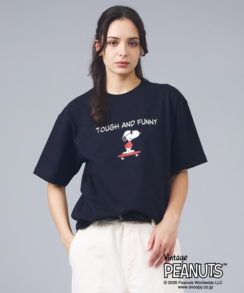 PEANUTS（ピーナッツ）の「【Hanes/ヘインズ】PEANUTS×BEEFY-T　T-SHIRT/クルーネック半袖Tシャツ / BEEFY-T ヘインズ / ユニセックス / スヌーピー（Tシャツ/カットソー・メンズ・ブルー系その他2/グレー系その他/グレー/オフホワイト/ブラック/ブラック系その他/ネイビー/ホワイト系その他・L/M/XL）」の3枚目の写真