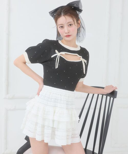 MAJESTIC LEGON（マジェスティックレゴン）の「デコルテオープンバイカラーニット（ニット/セーター・レディース・ブラック/ライトブルー/ピンクベージュ/ライトグレー・MEDIUM）」の2枚目の写真