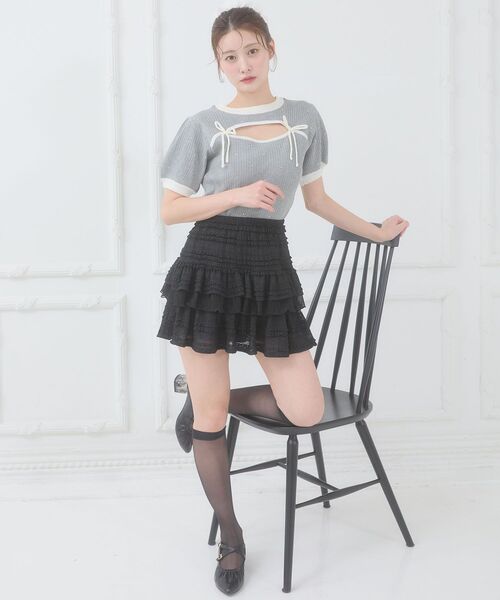 MAJESTIC LEGON（マジェスティックレゴン）の「デコルテオープンバイカラーニット（ニット/セーター・レディース・ブラック/ライトブルー/ピンクベージュ/ライトグレー・MEDIUM）」の17枚目の写真