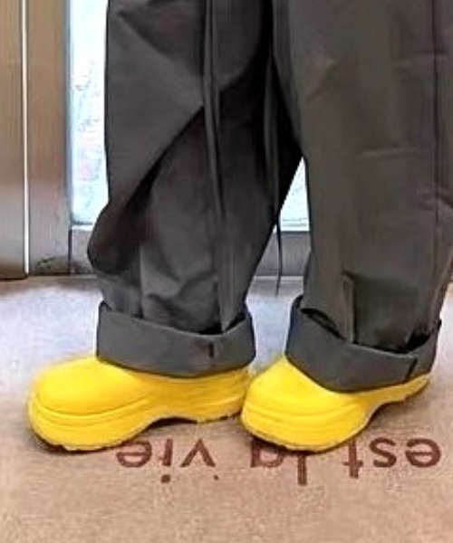 Vipoa(ヴィポア)の「Color volume clog shoes(スリッポン・レディース・ピンク/ライトブルー/アイボリー/イエロー/ブラック・LARGE/MEDIUM/SMALL)」の10枚目の写真