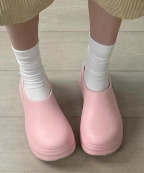 Vipoa(ヴィポア)の「Color volume clog shoes(スリッポン・レディース・ピンク/ライトブルー/アイボリー/イエロー/ブラック・LARGE/MEDIUM/SMALL)」の19枚目の写真