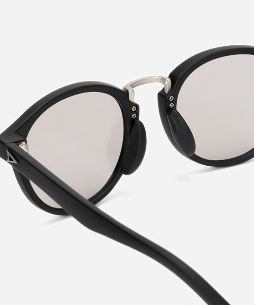 TYMER(タイマー)の「【TYMER/タイマー】OLIVER TY105 POLARIZED&PHOTOCHROMIC 偏光調光レンズ(サングラス・メンズ・ブラック・FREE)」の4枚目の写真