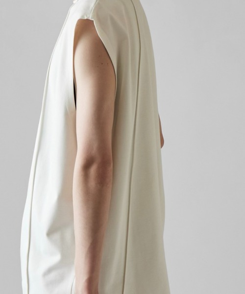 Lui's（ルイス）の「【Neucon】SWITCHING OVER SLEEVELESS CUTSEW / 切替オーバーノースリーブカットソー / タンクトップ（Tシャツ/カットソー・メンズ・ブラック/グレー/ホワイト・1/2）」の13枚目の写真