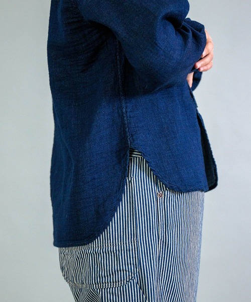 OMNIGOD（オムニゴッド）の「[OMNIGOD womens / オムニゴッド] インディゴ二重ガーゼ スタンドカラーシャツ（シャツ/ブラウス・レディース・インディゴブルー・3/2）」の14枚目の写真