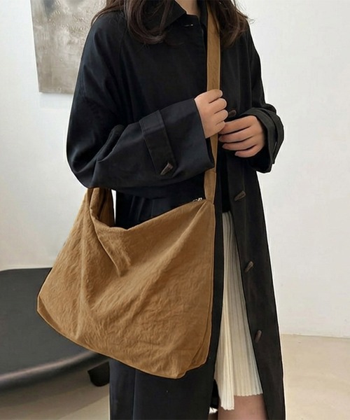 aimoha(アイモハ)の「ギャザーハンドル ワンショルダーバッグ(ショルダーバッグ・レディース・ブラック/ベージュ/ブラウン・FREE)」の22枚目の写真
