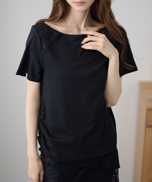DAYRA(デイラ)の「肩レース 切替 半袖 ボートネック トップス(Tシャツ/カットソー・レディース・ホワイト/ブラック・FREE)」の1枚目の写真