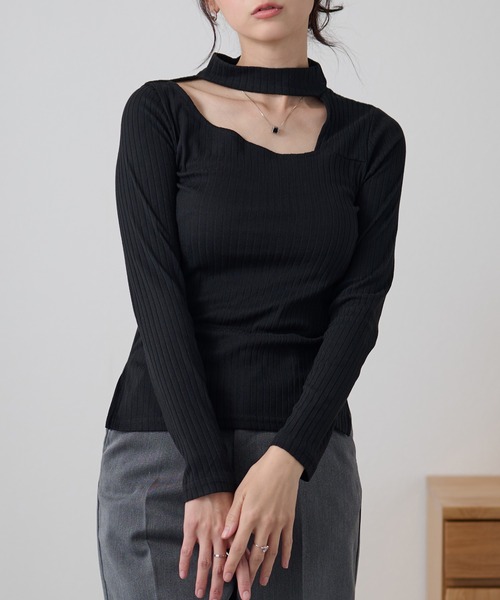 DAYRA(デイラ)の「チョーカーネック サイド スリット 長袖 リブ トップス(Tシャツ/カットソー・レディース・チャコールグレー/ブラック/グリーン・FREE/S)」の1枚目の写真