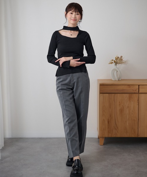 DAYRA(デイラ)の「チョーカーネック サイド スリット 長袖 リブ トップス(Tシャツ/カットソー・レディース・チャコールグレー/ブラック/グリーン・FREE/S)」の12枚目の写真