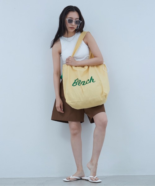 OFROOM(オフルーム)の「Beach Drawstring Tote|ビーチドロストトート(トートバッグ・レディース・グリーン/ホワイト/イエロー/ネイビー・ONESIZE)」の4枚目の写真