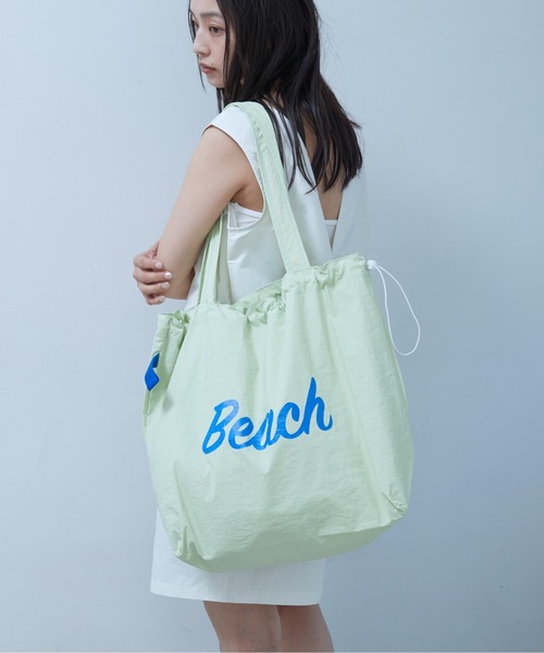 OFROOM(オフルーム)の「Beach Drawstring Tote|ビーチドロストトート(トートバッグ・レディース・グリーン/ホワイト/イエロー/ネイビー・ONESIZE)」の1枚目の写真