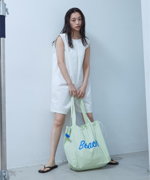 OFROOM(オフルーム)の「Beach Drawstring Tote|ビーチドロストトート(トートバッグ・レディース・グリーン/ホワイト/イエロー/ネイビー・ONESIZE)」の20枚目の写真
