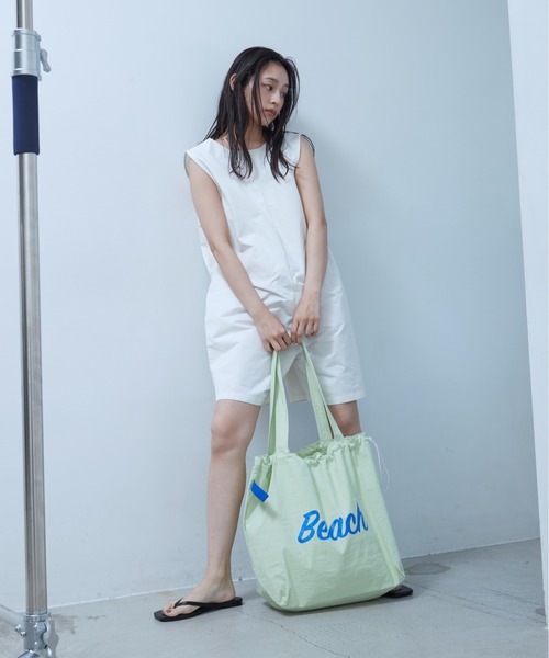 OFROOM(オフルーム)の「Beach Drawstring Tote|ビーチドロストトート(トートバッグ・レディース・グリーン/ホワイト/イエロー/ネイビー・ONESIZE)」の19枚目の写真