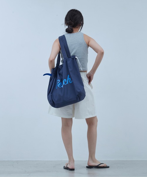 OFROOM(オフルーム)の「Beach Drawstring Tote|ビーチドロストトート(トートバッグ・レディース・グリーン/ホワイト/イエロー/ネイビー・ONESIZE)」の9枚目の写真