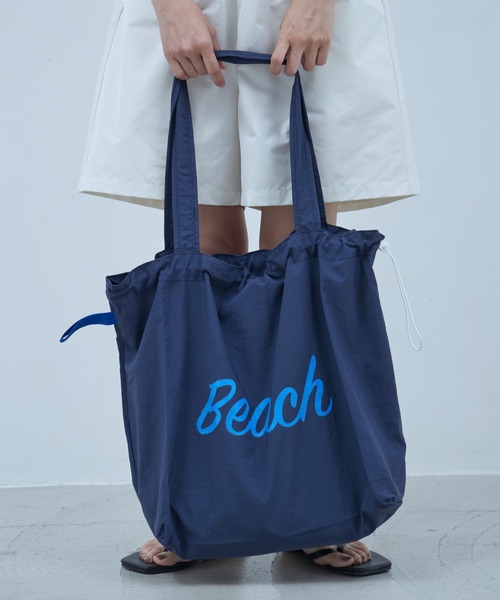 OFROOM(オフルーム)の「Beach Drawstring Tote|ビーチドロストトート(トートバッグ・レディース・グリーン/ホワイト/イエロー/ネイビー・ONESIZE)」の7枚目の写真