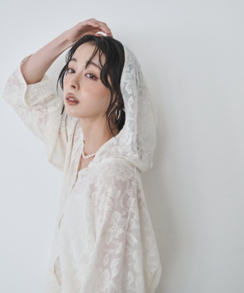 Anclear oui(アンクリアウィ)の「レースフーディーシャツ(パーカー・レディース・アイボリー/ブラック・F)」の12枚目の写真