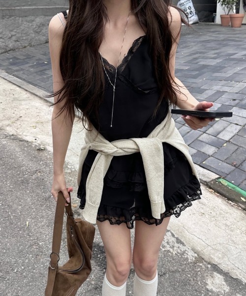 yuue' ( wear )(ユーイ)の「レースフリルティアードミニワンピース(ワンピース・レディース・ブラック/ホワイト・FREE)」の11枚目の写真
