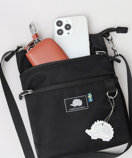 SCANDINAVIAN FOREST(スカンジナビアン・フォレスト)の「撥水ナイロン 3層式 縦型 ミニショルダーバッグ A5対応(ショルダーバッグ・レディース・ベージュ/ブルー/ブラック/グレー・FREE)」の22枚目の写真