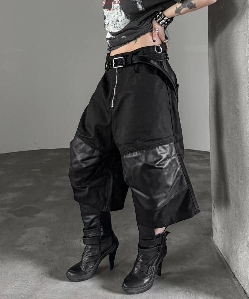 ROARINGRAD(ロアリングラド)の「W.レイヤードニーベルミューダパンツブラック(その他パンツ・レディース・その他・MEDIUM/LARGE)」の1枚目の写真