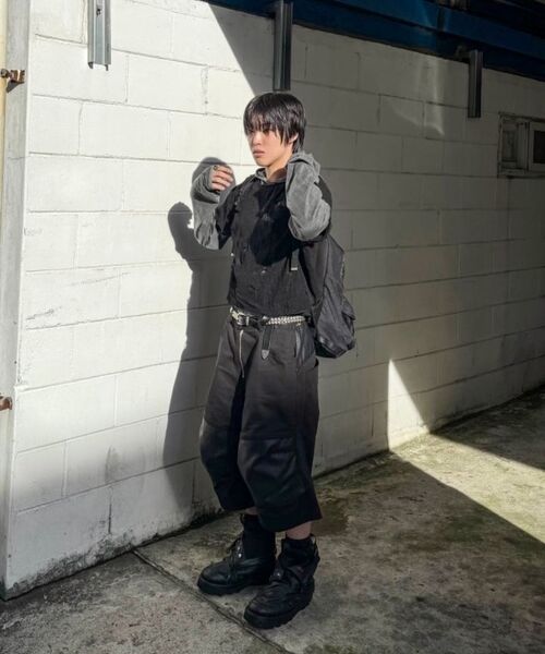 ROARINGRAD(ロアリングラド)の「W.レイヤードニーベルミューダパンツブラック(その他パンツ・レディース・その他・MEDIUM/LARGE)」の15枚目の写真