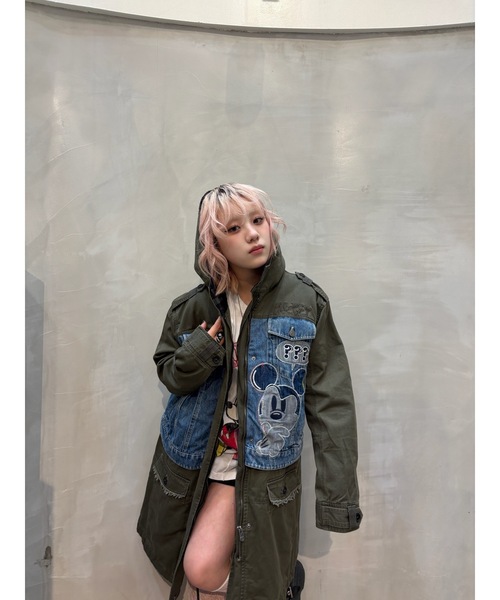 Desigual(デシグアル)の「Disney Denim-Panel Graphic Military Coat/ディズニー デニム切替グラフィックミリタリーコート(モッズコート・レディース・グリーン・XS/S/M/L/XL)」の13枚目の写真