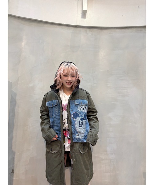 Desigual(デシグアル)の「Disney Denim-Panel Graphic Military Coat/ディズニー デニム切替グラフィックミリタリーコート(モッズコート・レディース・グリーン・XS/S/M/L/XL)」の15枚目の写真