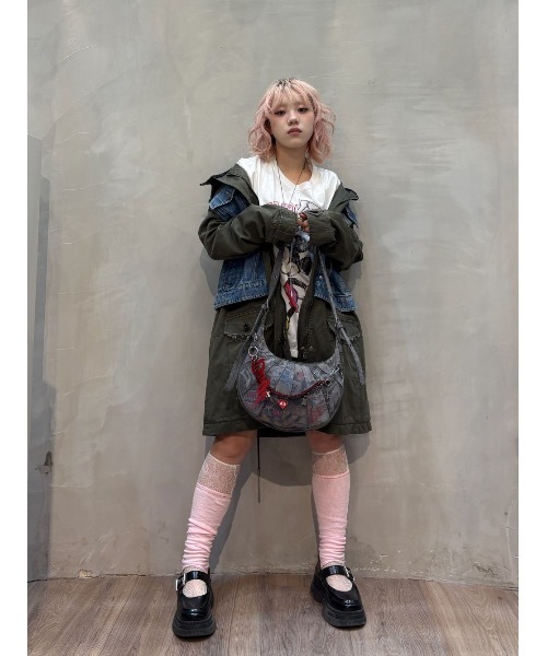 Desigual(デシグアル)の「Disney Denim-Panel Graphic Military Coat/ディズニー デニム切替グラフィックミリタリーコート(モッズコート・レディース・グリーン・XS/S/M/L/XL)」の5枚目の写真