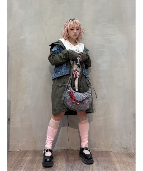 Desigual(デシグアル)の「Disney Denim-Panel Graphic Military Coat/ディズニー デニム切替グラフィックミリタリーコート(モッズコート・レディース・グリーン・XS/S/M/L/XL)」の8枚目の写真