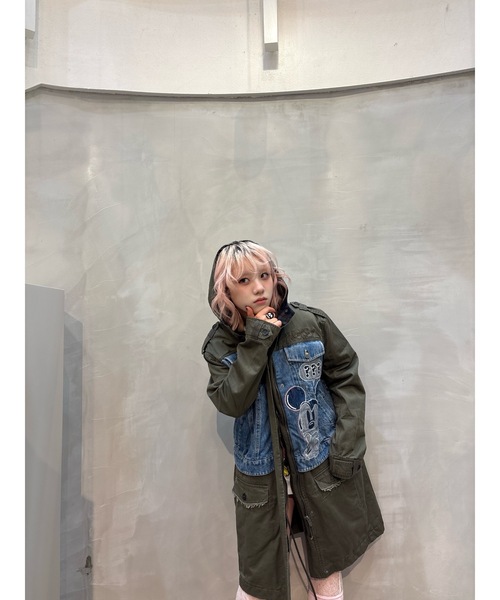 Desigual(デシグアル)の「Disney Denim-Panel Graphic Military Coat/ディズニー デニム切替グラフィックミリタリーコート(モッズコート・レディース・グリーン・XS/S/M/L/XL)」の3枚目の写真