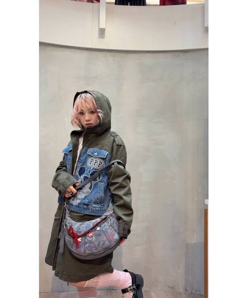 Desigual(デシグアル)の「Disney Denim-Panel Graphic Military Coat/ディズニー デニム切替グラフィックミリタリーコート(モッズコート・レディース・グリーン・XS/S/M/L/XL)」の2枚目の写真