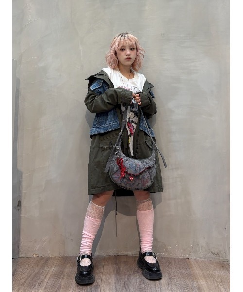 Desigual(デシグアル)の「Disney Denim-Panel Graphic Military Coat/ディズニー デニム切替グラフィックミリタリーコート(モッズコート・レディース・グリーン・XS/S/M/L/XL)」の4枚目の写真