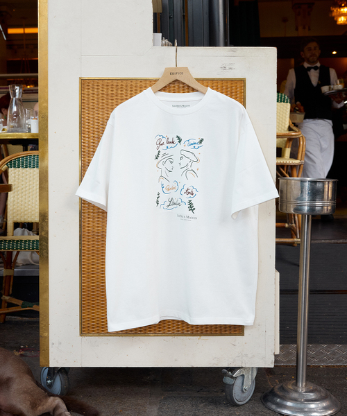 EDIFICE(エディフィス)の「LES DEUX MAGOTS (ドゥマゴ) アートTシャツ(Tシャツ/カットソー・メンズ・ホワイト/イエロー/ボルドー・SMALL/MEDIUM/LARGE)」の2枚目の写真