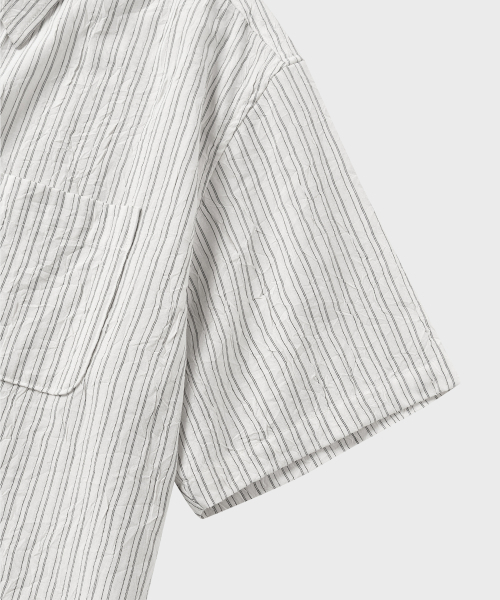 NONBLANK(ノンブランク)の「クリーズストライプクロップHSシャツ_BLACK STRIPE(シャツ/ブラウス・メンズ・ブラック・SMALL/MEDIUM/LARGE/X-LARGE)」の10枚目の写真