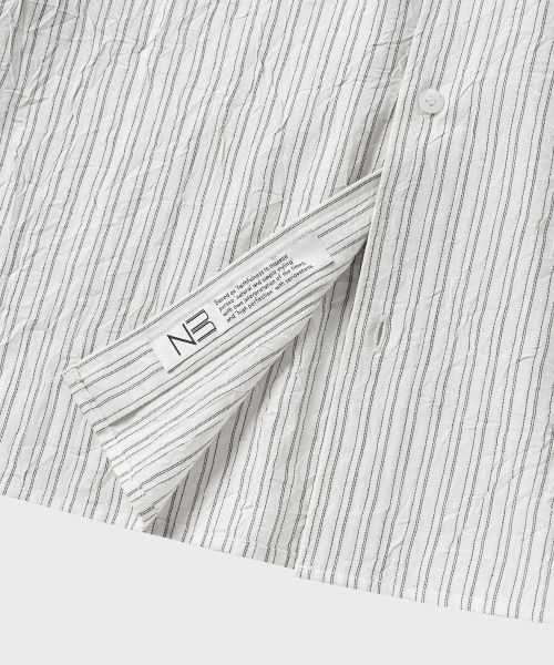 NONBLANK(ノンブランク)の「クリーズストライプクロップHSシャツ_BLACK STRIPE(シャツ/ブラウス・メンズ・ブラック・SMALL/MEDIUM/LARGE/X-LARGE)」の6枚目の写真