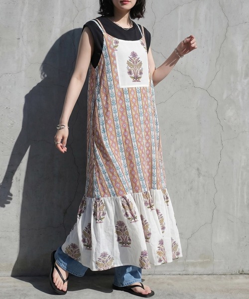 SELECT LEVERY(セレクトリベリー)の「ポケット付き 綿100% ボタニカル柄キャミワンピース(ワンピース・レディース・イエロー/ホワイト/ブルー・FREE)」の2枚目の写真