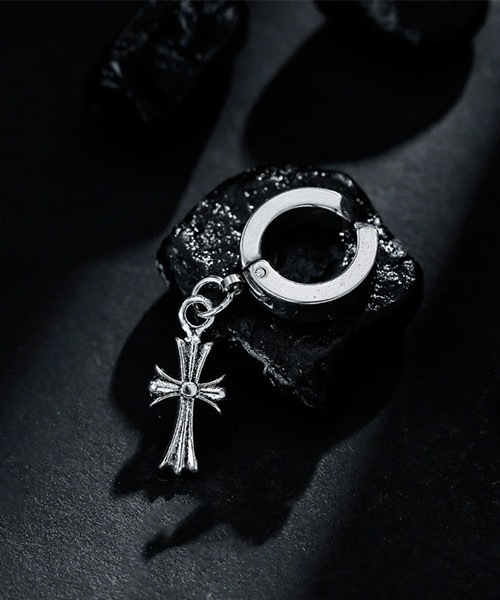 WARAIJOGO(ワライジョウゴ)の「【WARAIJOGO】EK443/ドロップクロスフープリングピアス/メンズ/片耳用(NEZ)(ピアス(片耳用)・メンズ・シルバー・FREE)」の5枚目の写真