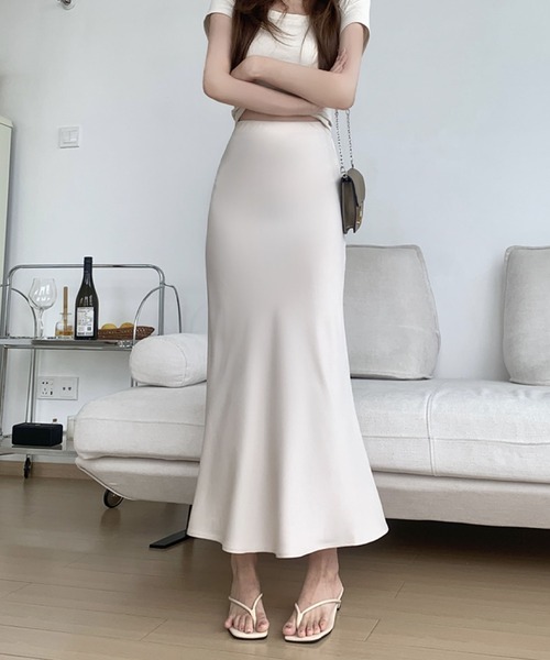 2ly2(トゥーリートゥー)の「大人フェミニン♪揺れ感がきれいなマーメイドスカート(スカート・レディース・ブラック/ベージュ・FREE)」の1枚目の写真