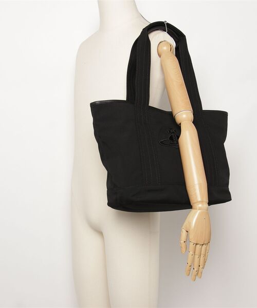 Vivienne Westwood MAN（ヴィヴィアンウエストウッドマン）の「GRANT SMALL TOTE（トートバッグ・レディース・ブラック・FREE）」の5枚目の写真