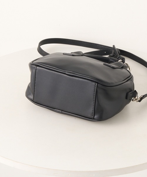 MAGASIN DE MODE Chou Chou(マガジンデモードシュシュ)の「【MAGASIN DE MODE Chou Chou】チャーム付きミニボストンバッグ SNBD(ボストンバッグ・レディース・マルチ/ブラック/ブラウン・FREE)」の4枚目の写真