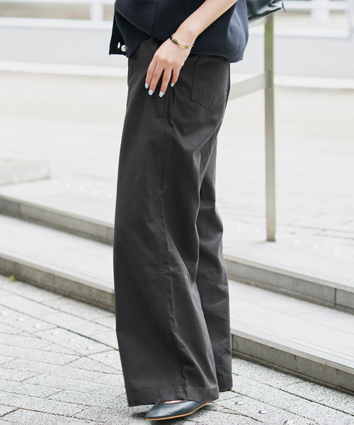 SLOBE IENA(スローブイエナ)の「《4サイズ展開/WEB限定/》コットンストレートパンツ(カーゴパンツ・レディース・ブラック/カーキ・40/38/36/34)」の10枚目の写真